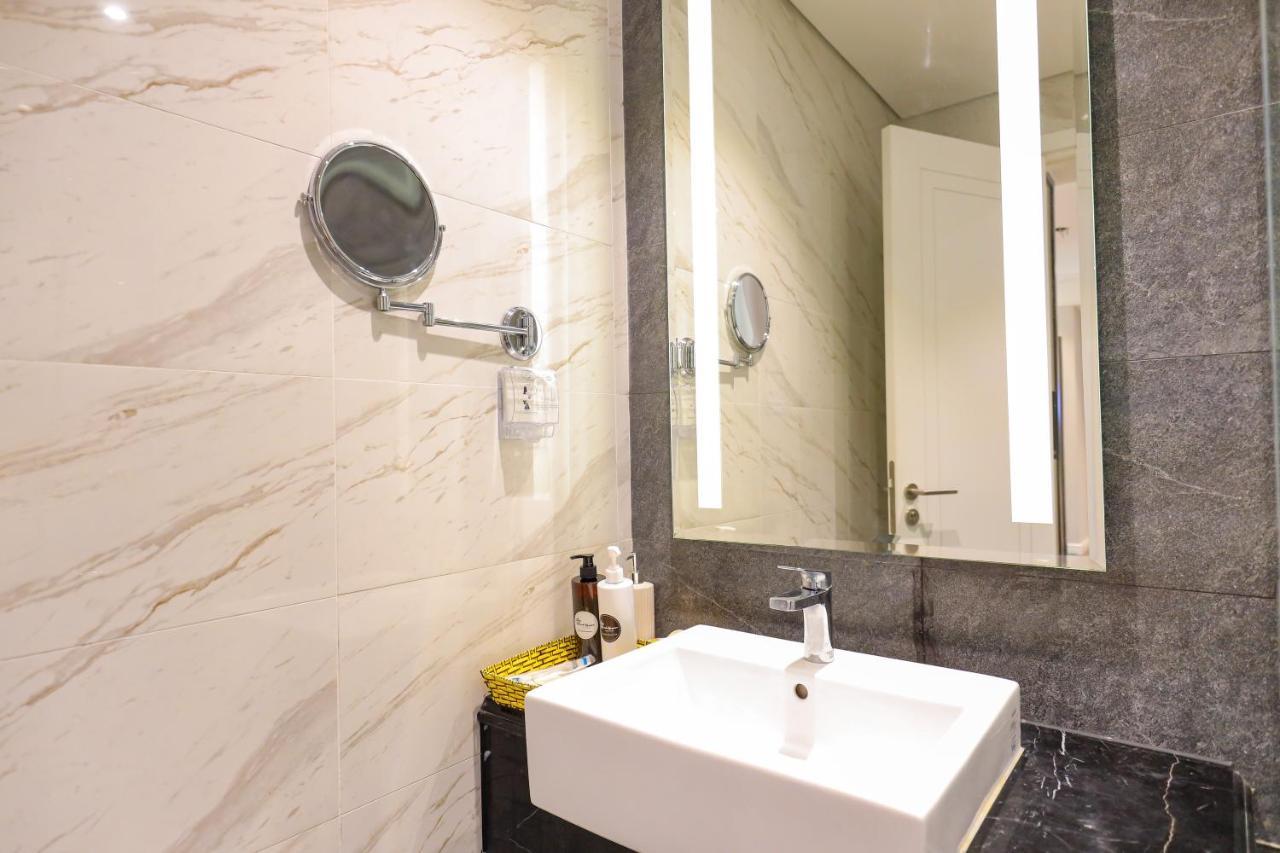 Can Ho Cao Cap Altara Serviced Residences กวีเญิน ภายนอก รูปภาพ