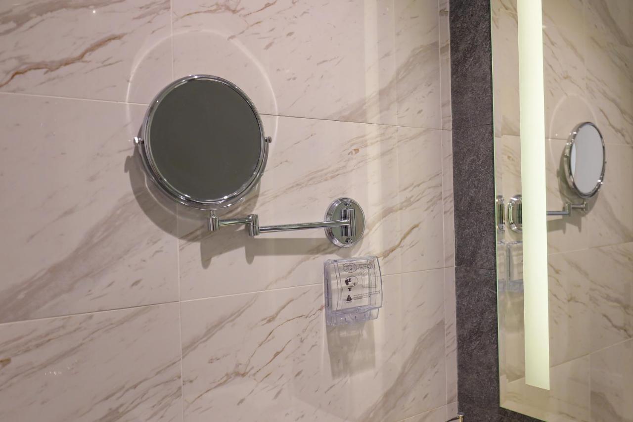 Can Ho Cao Cap Altara Serviced Residences กวีเญิน ภายนอก รูปภาพ
